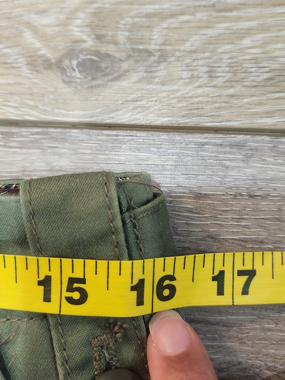 Marc Jacobs Military Olive Green Cargo Pants in a size 12 - Picture 7 of 10